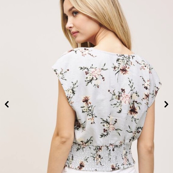 Dynamite top in powder blue floral. Size XSmall. - Picture 4 of 9